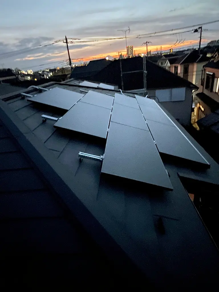 4_2 - 東京都の補助金制度を活用した太陽光・蓄電池・V2H設置サポート|ソルト公式 使用した太陽光発電システム