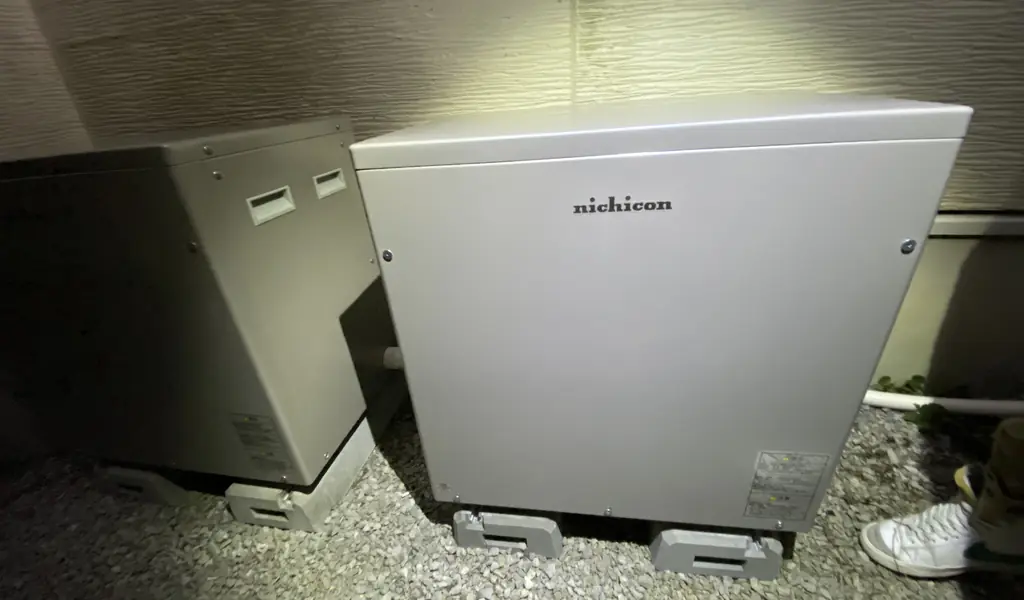 足立区の住宅に設置したニチコンの蓄電池ユニット2台