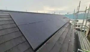 adachi-202606-eyecatch - 東京都の補助金制度を活用した太陽光・蓄電池・V2H設置サポート|ソルト公式 足立区のスレート屋根に設置したQセルズの太陽光パネル